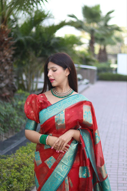 Elegant Green Organza Saree Exquisite Golden Zari & Brocade Blouse Banarasi Weaving