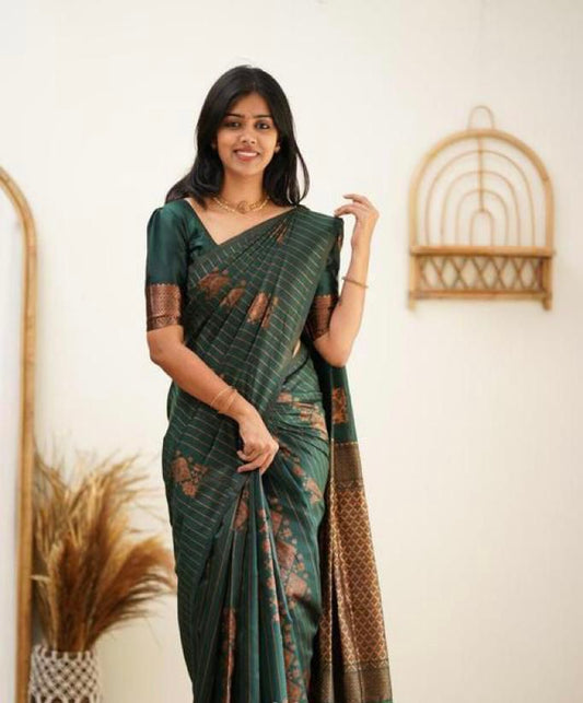 Green Pure Silk Saree With Attractive Blouse Piece