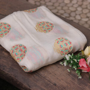 Dyeable Self-Weaving Embroidered Silk Fabric